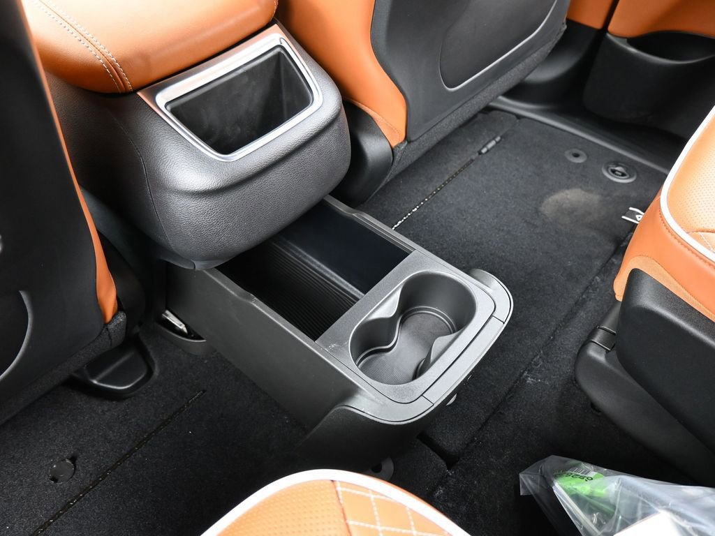 New 2026 Chrysler Pacifica Pinnacle image 35