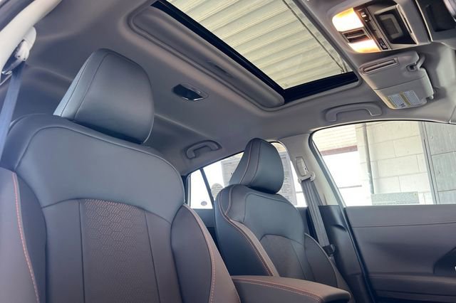 Used 2025 Subaru Crosstrek 2.5i Limited w/ Crosstrek Mirror Package image 15