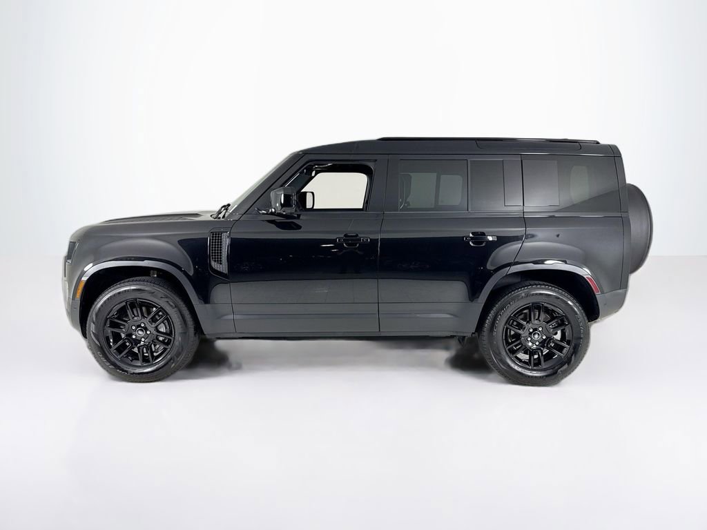 Used 2025 Land Rover Defender 110 S image 2