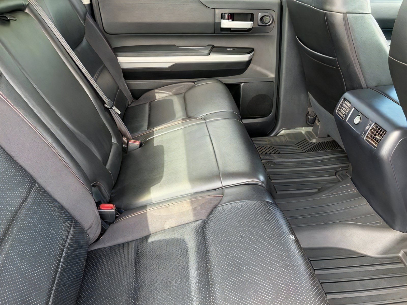 Used 2018 Toyota Tundra SR5 w/ SR5 Upgrade Package AWD/4WD image 12