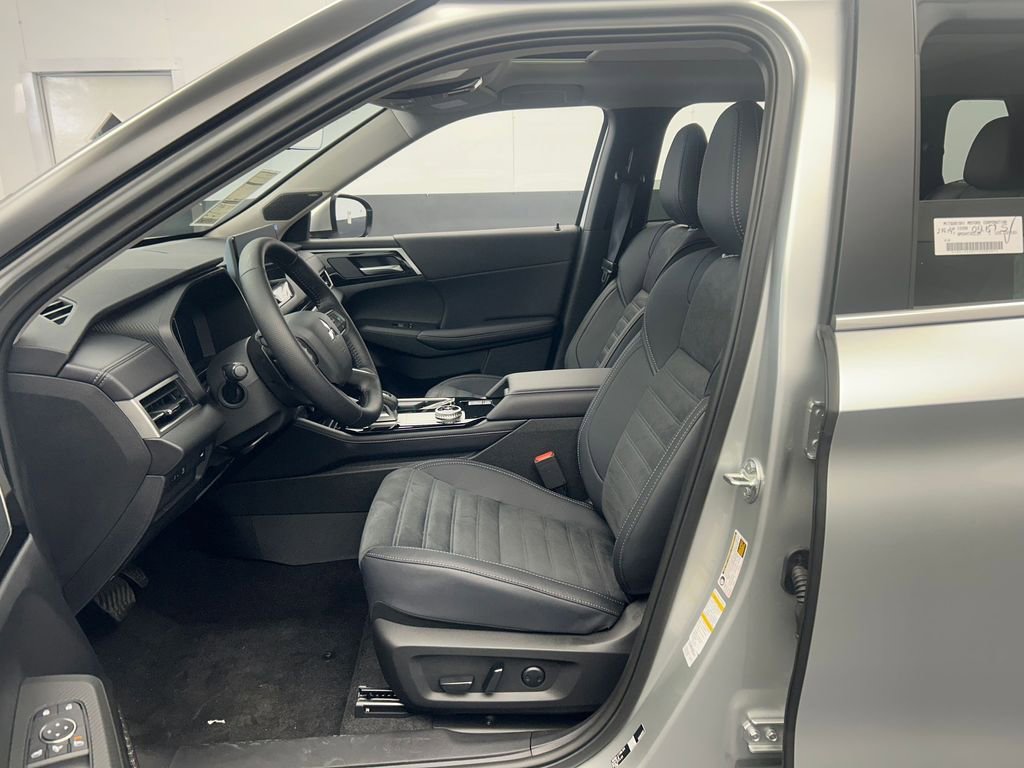 New 2026 Mitsubishi Outlander SE FWD image 11