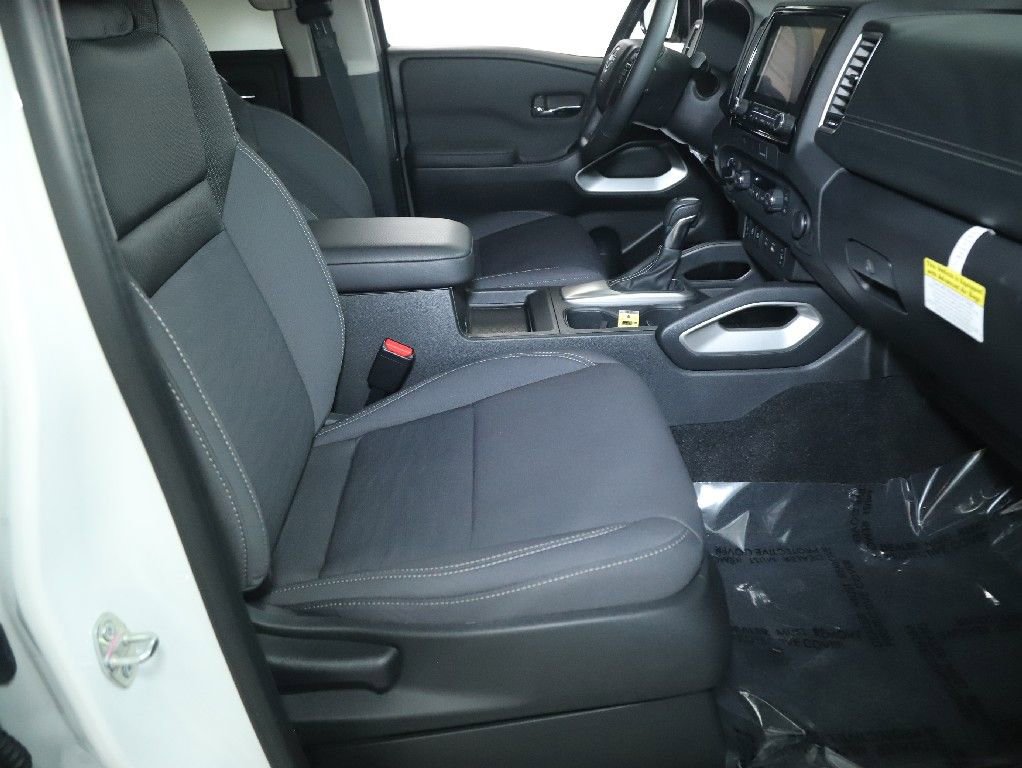 Certified 2024 Nissan Frontier SV w/ Hardbody Edition image 32