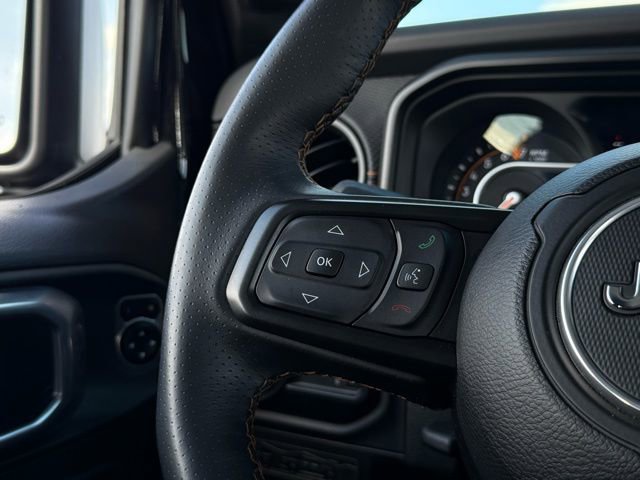 Used 2024 Jeep Gladiator Mojave w/ Convenience Group image 10