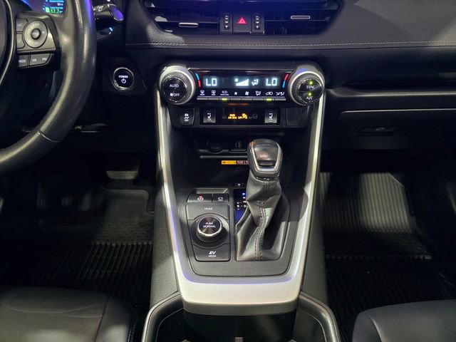 Used 2023 Toyota RAV4 XLE Premium image 21