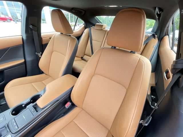 Used 2025 Lexus IS 350 F Sport RWD image 11