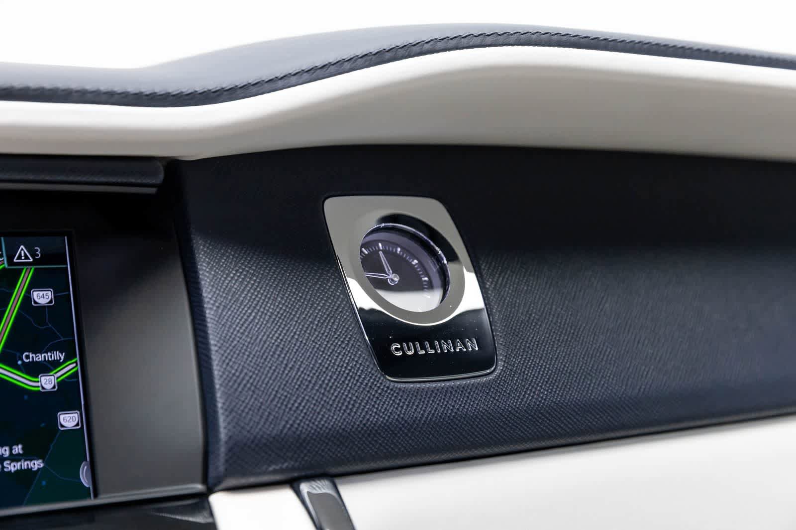 Used 2023 Rolls-Royce Cullinan w/ Cullinan Package image 42