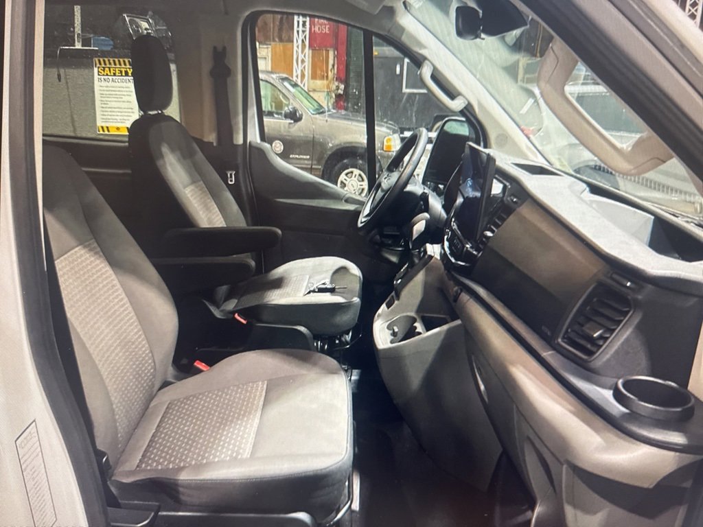 Used 2023 Ford Transit 350 XLT image 7