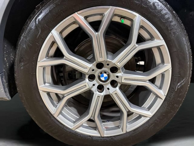Used 2024 BMW X7 xDrive40i w/ Premium Package AWD/4WD image 37