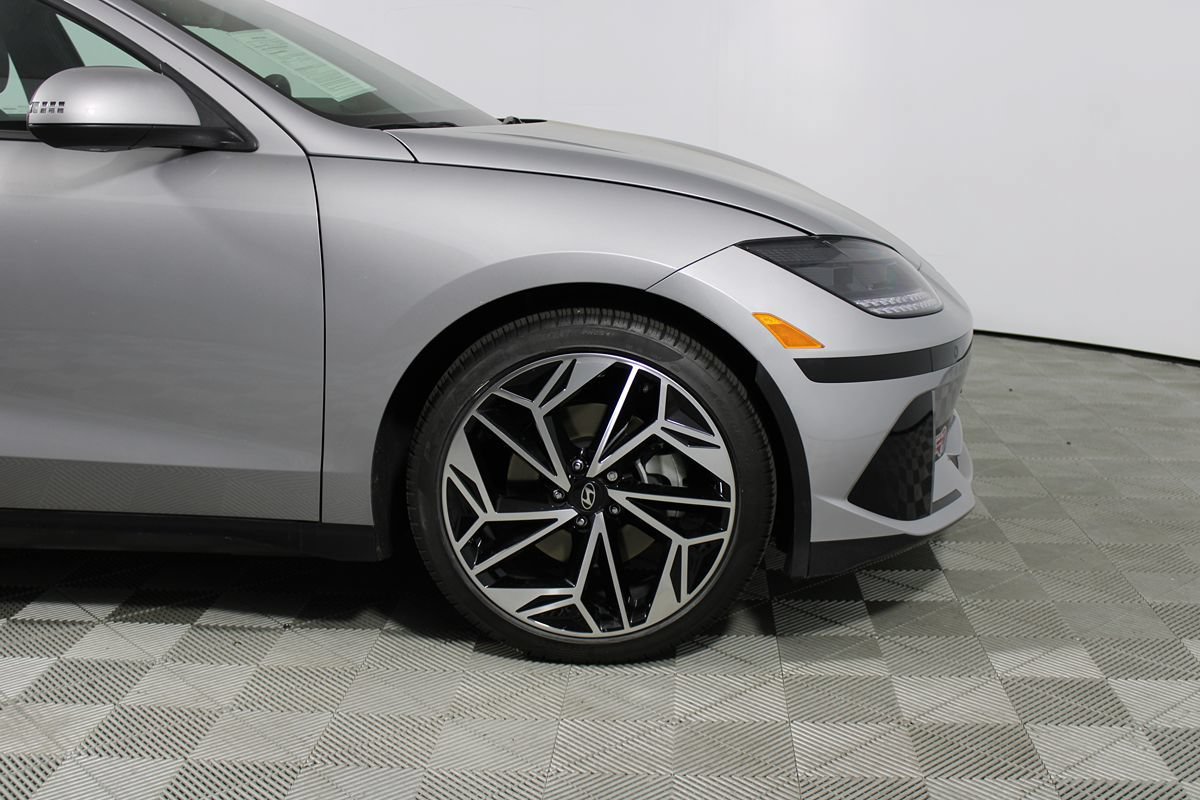 Used 2024 Hyundai Ioniq 6 SEL RWD image 37