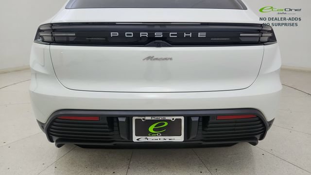 Used 2025 Porsche Macan Electric RWD image 11