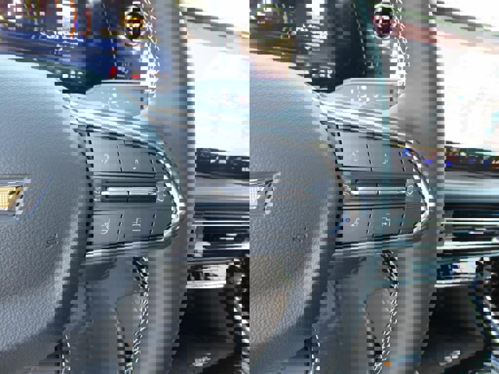 New 2025 Chevrolet Traverse LT image 17