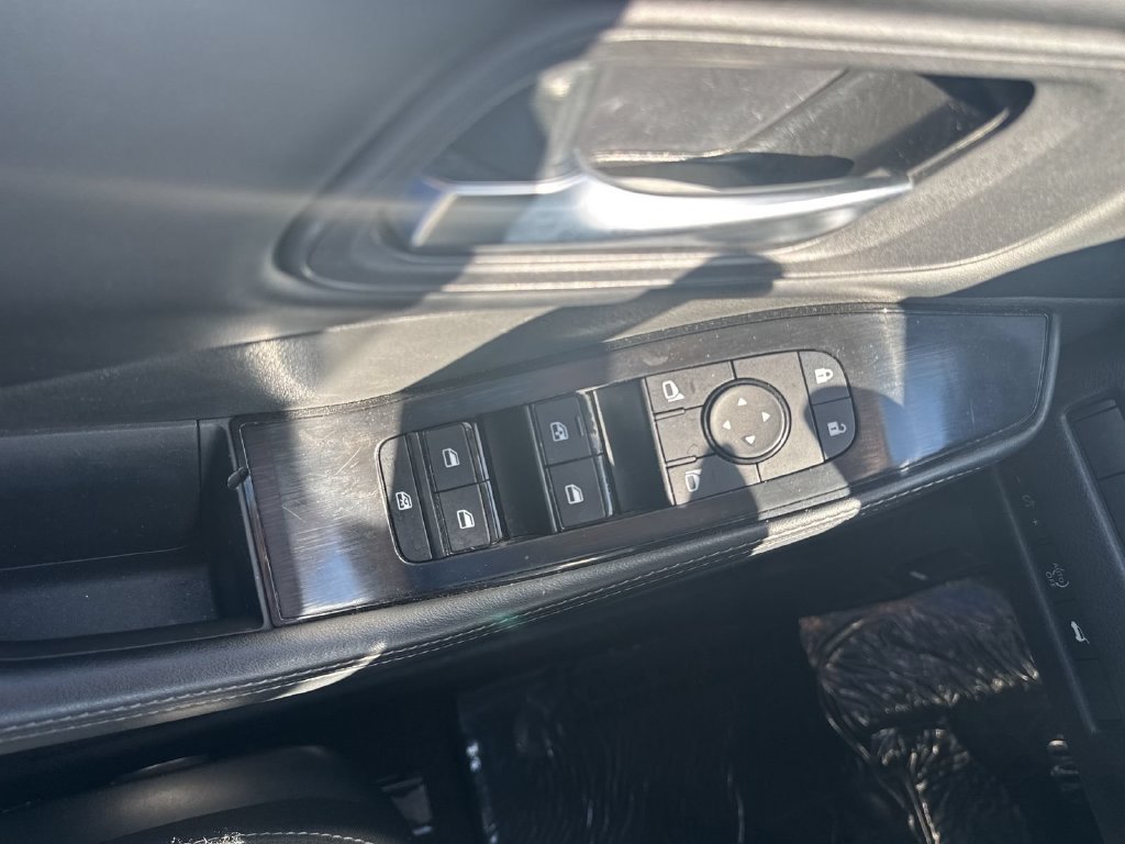 Used 2025 Nissan Rogue SV FWD image 21