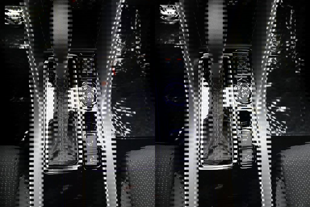 New 2025 Mitsubishi Eclipse Cross Black Edition image 13