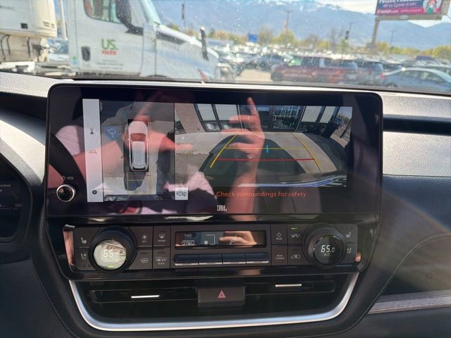Used 2025 Toyota Grand Highlander AWD image 17
