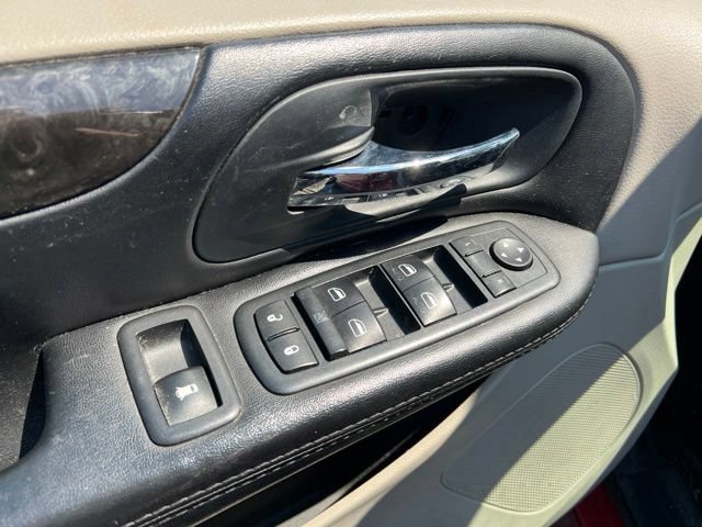 Used 2015 Dodge Grand Caravan SXT w/ Rear Park Assist Package FWD image 22