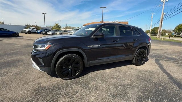 Used 2021 Volkswagen Atlas Cross Sport SE w/ Panoramic Sunroof Package image 4