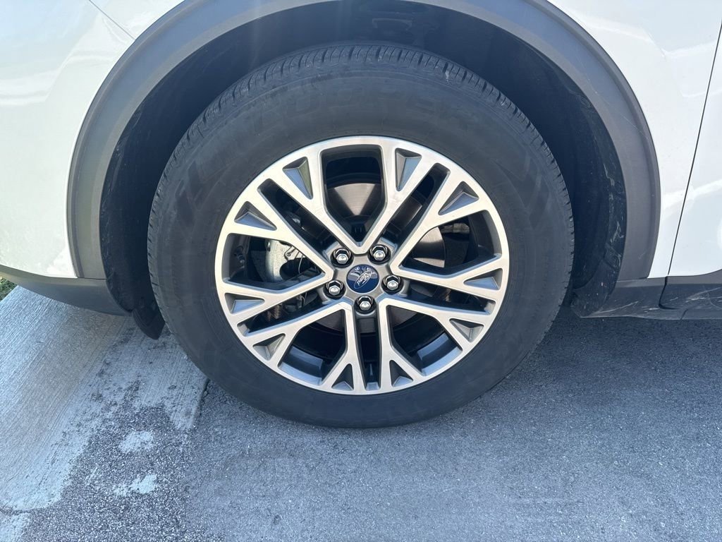 Used 2020 Ford Escape SEL FWD image 3