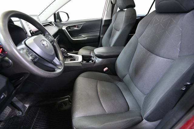 Used 2019 Toyota RAV4 XLE image 7
