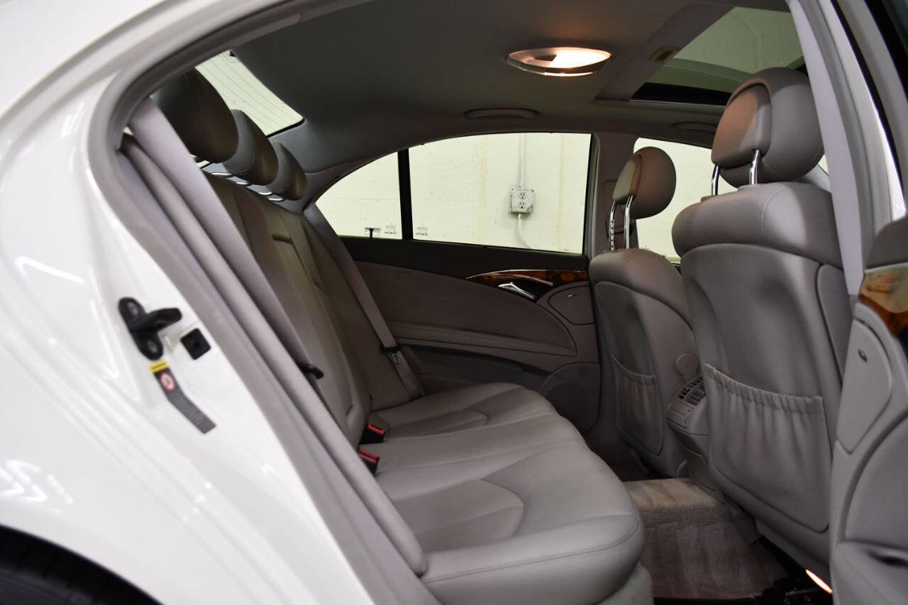 Used 2005 Mercedes-Benz E 320 CDI Sedan image 16