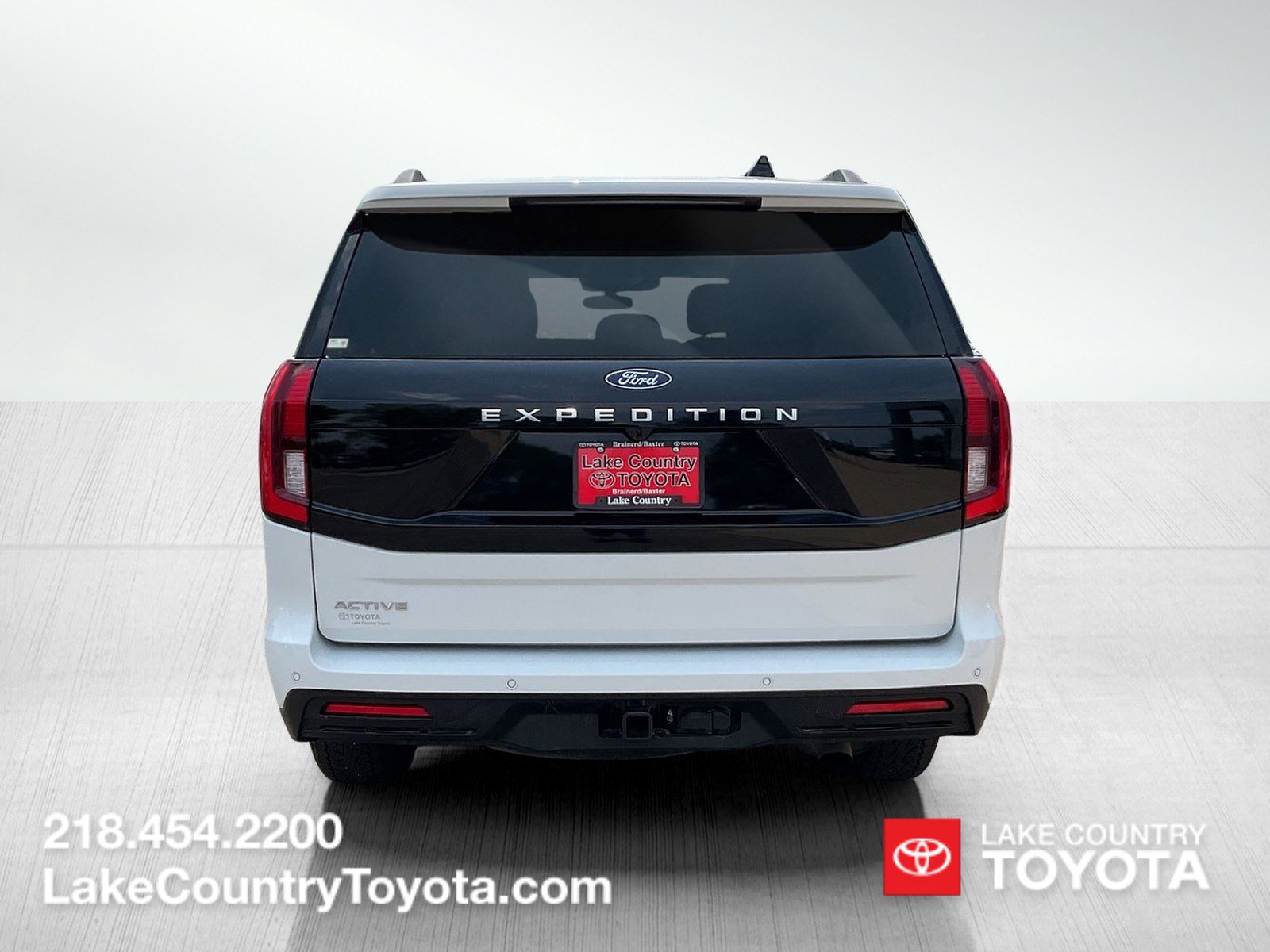 Used 2025 Ford Expedition Active AWD/4WD image 4