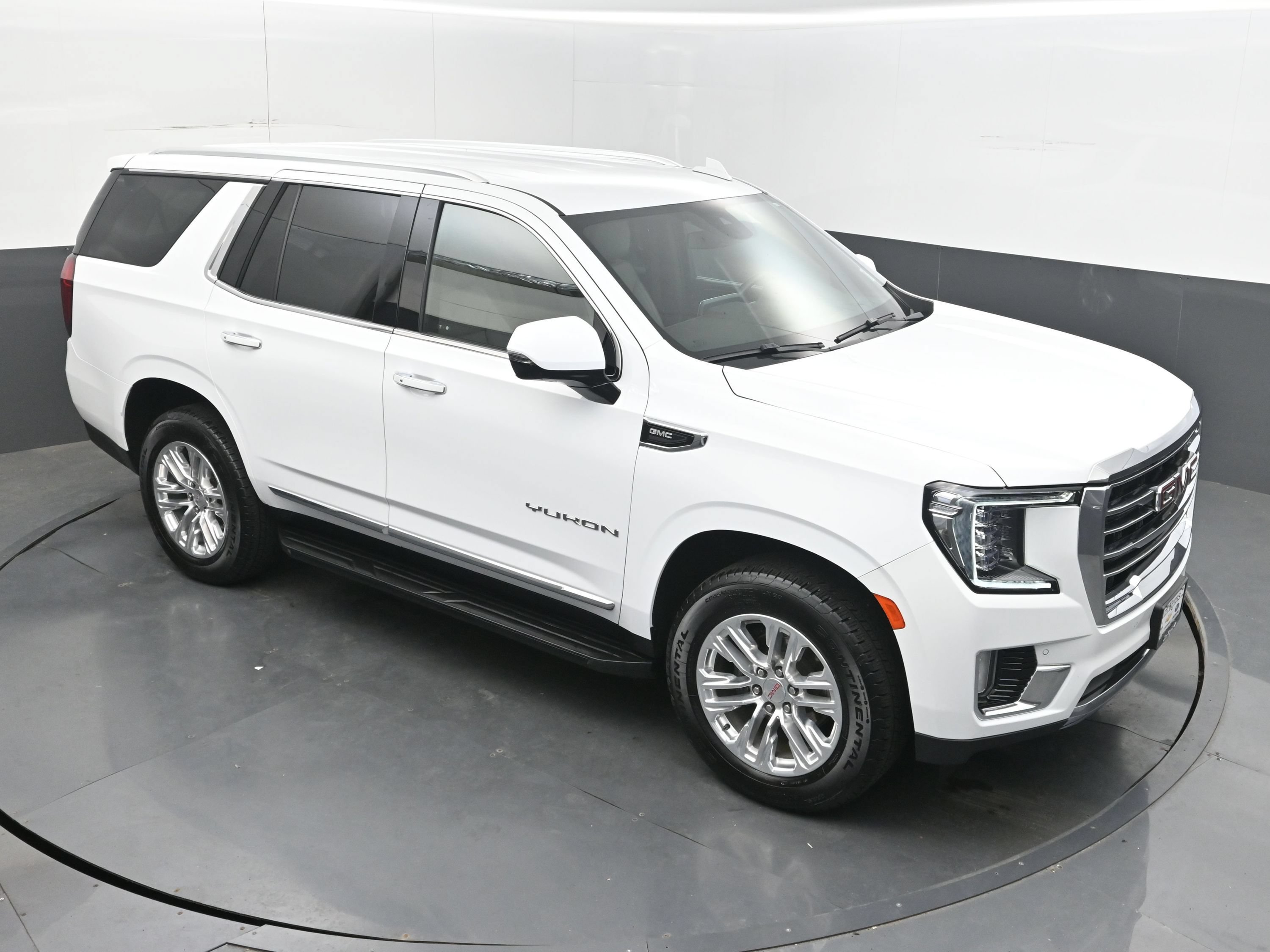 Used 2024 GMC Yukon SLT w/ SLT Luxury Package AWD/4WD image 31