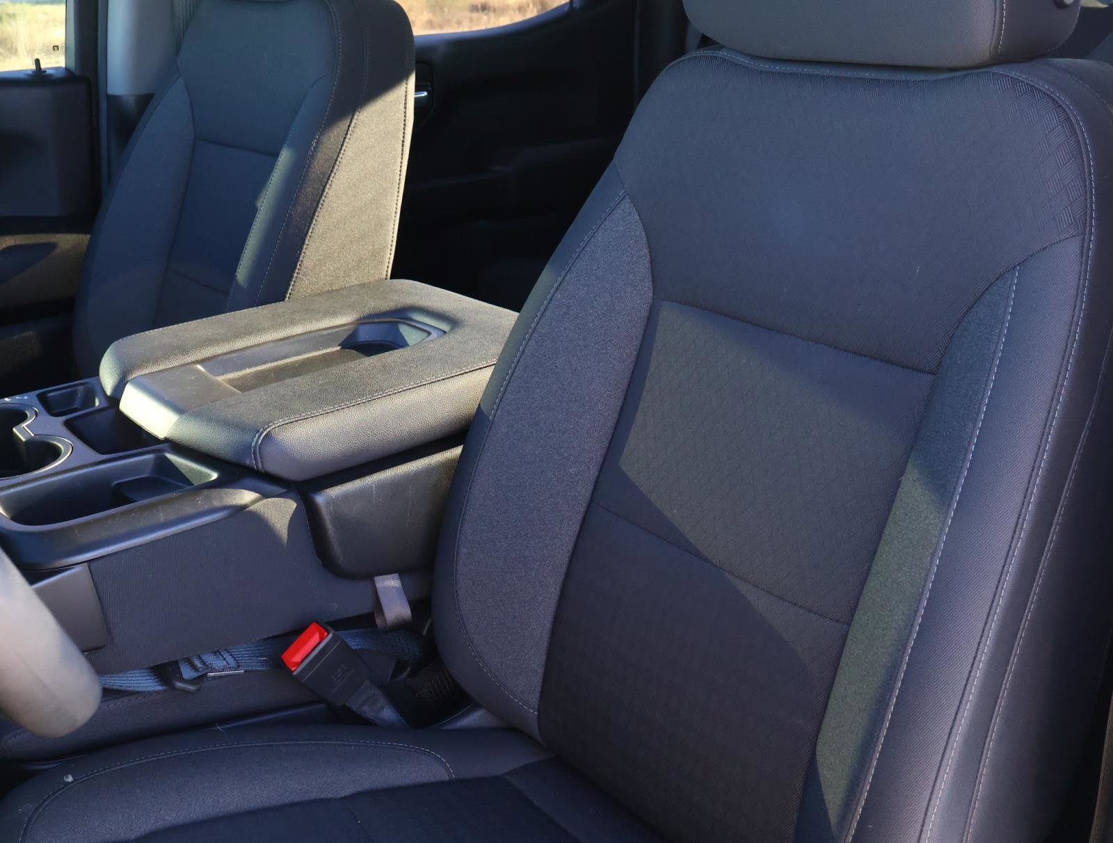 Used 2025 Chevrolet Silverado 1500 Custom image 14