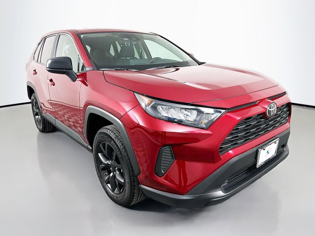 Used 2022 Toyota RAV4 LE image 3