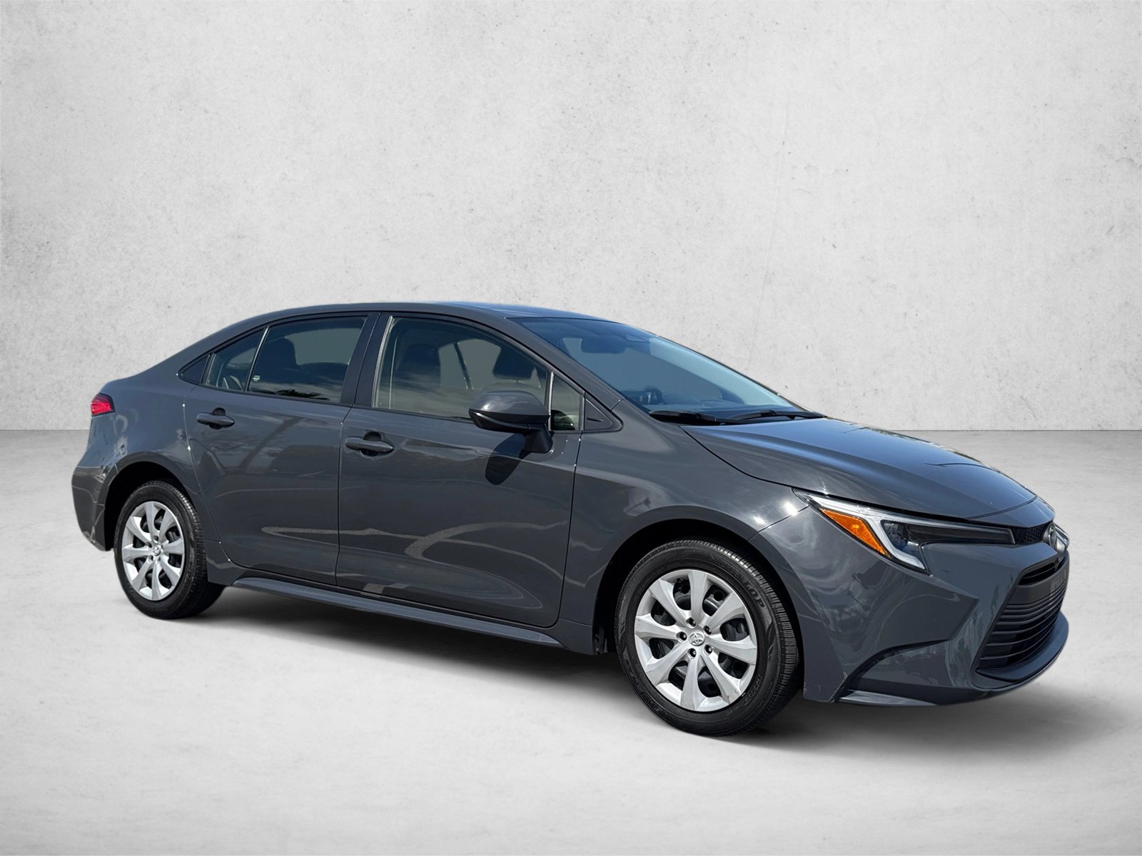 Used 2023 Toyota Corolla LE FWD video 3