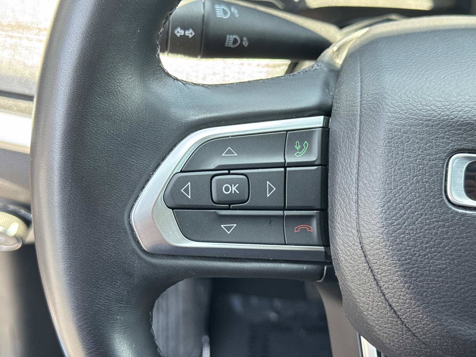 Used 2022 Jeep Compass Latitude w/ Sun and Sound Group AWD/4WD image 8