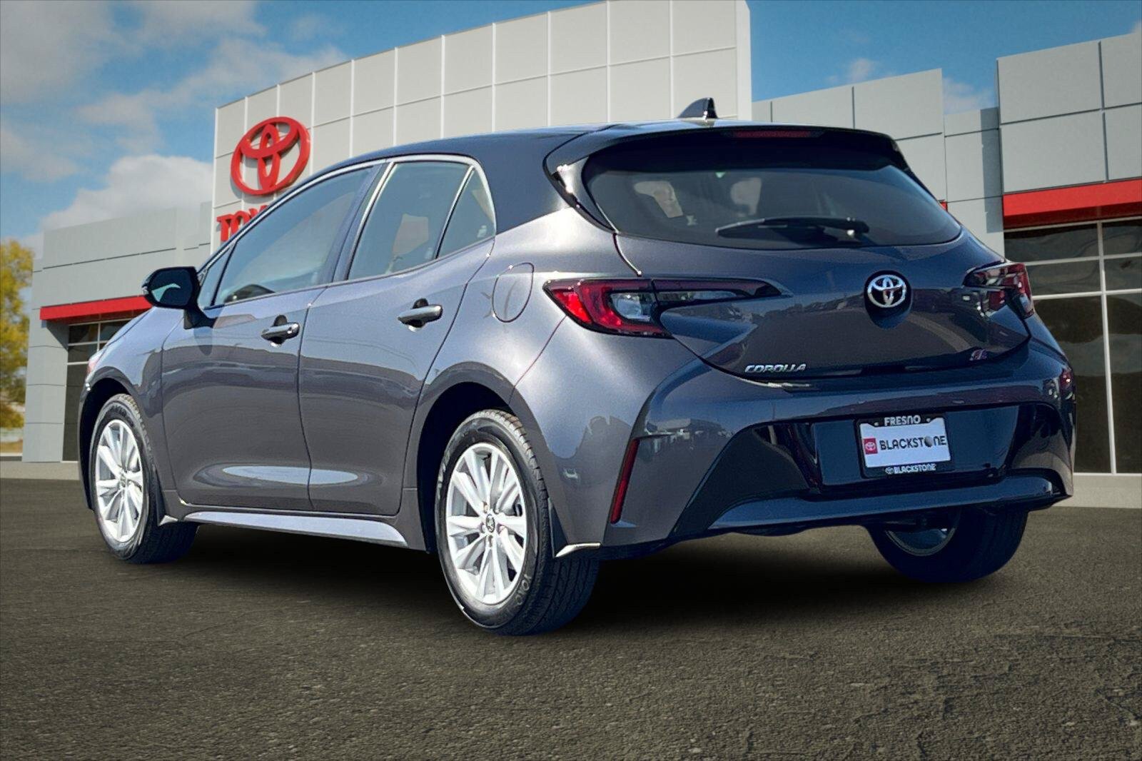 Certified 2027 Toyota Corolla SE w/ SE Premium Package FWD image 5
