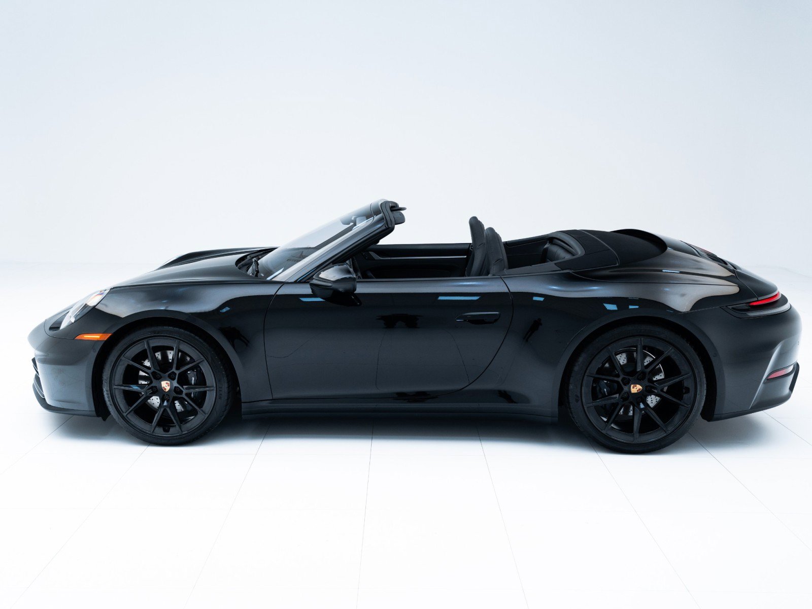 Certified 2025 Porsche 911 Carrera image 2