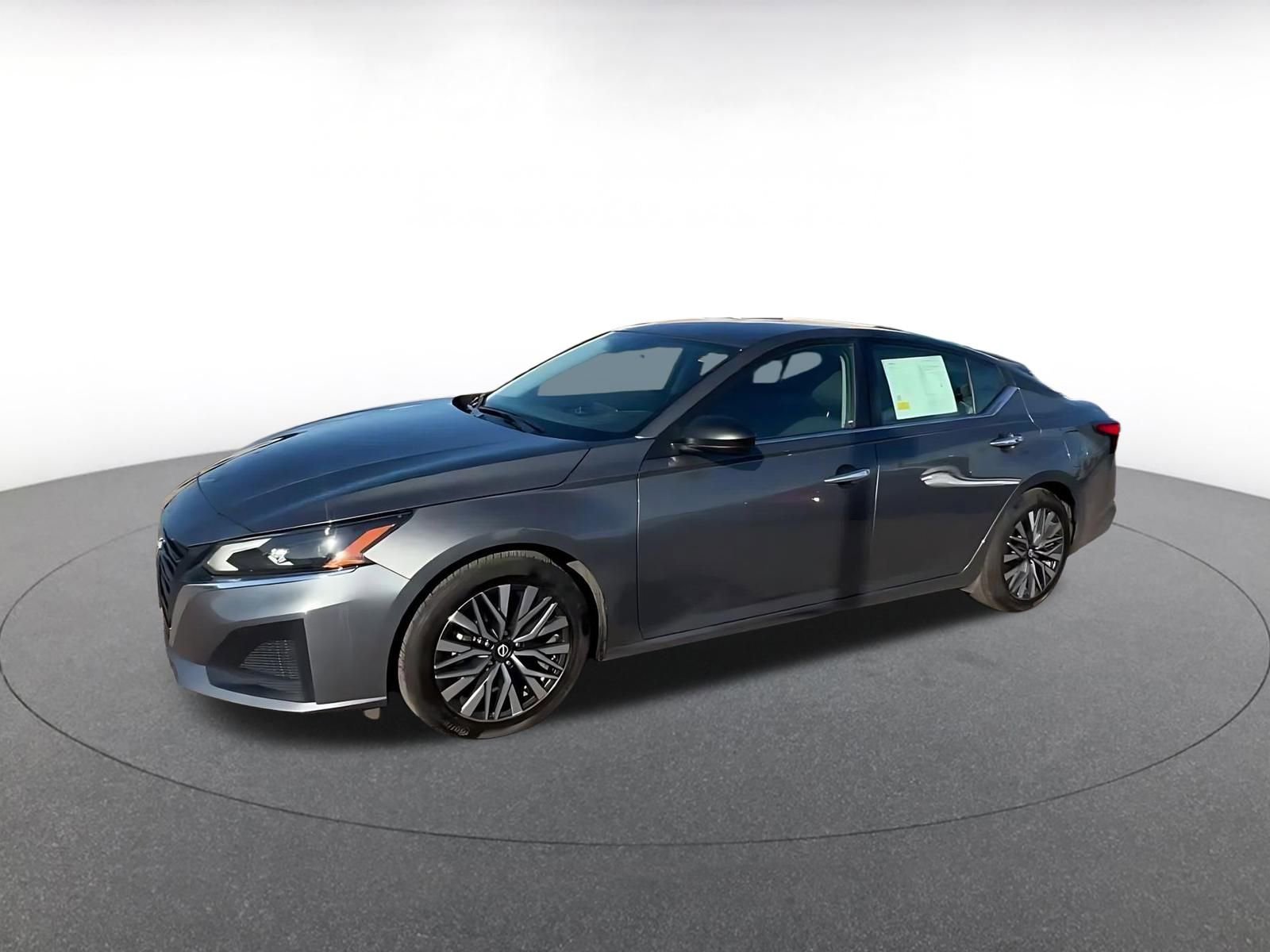 Used 2025 Nissan Altima 2.5 SV image 8