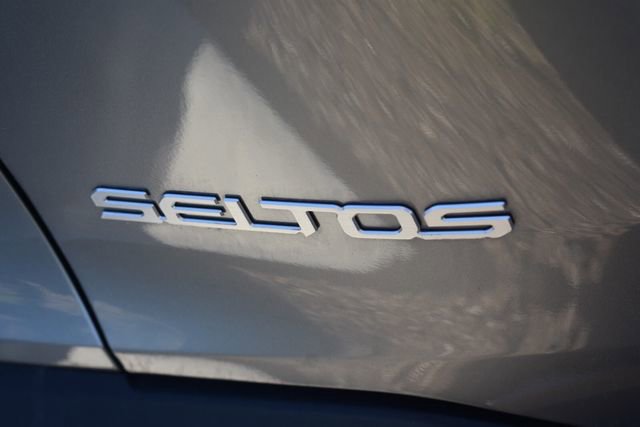 Used 2024 Kia Seltos LX AWD/4WD image 12