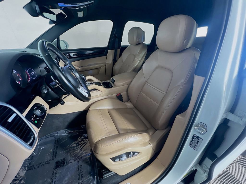 Used 2020 Porsche Cayenne AWD/4WD image 10