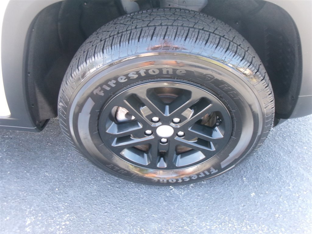 Used 2022 Jeep Grand Cherokee Laredo w/ Luxury Tech Group I image 8