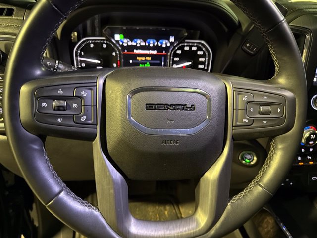 Used 2023 GMC Sierra 2500 Denali w/ Denali Black Diamond Edition AWD/4WD image 18