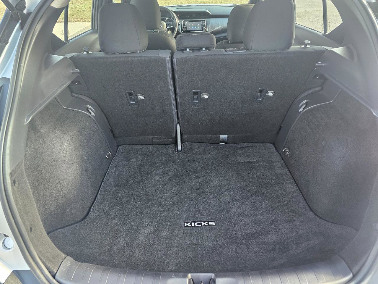 Used 2020 Nissan Kicks S image 20
