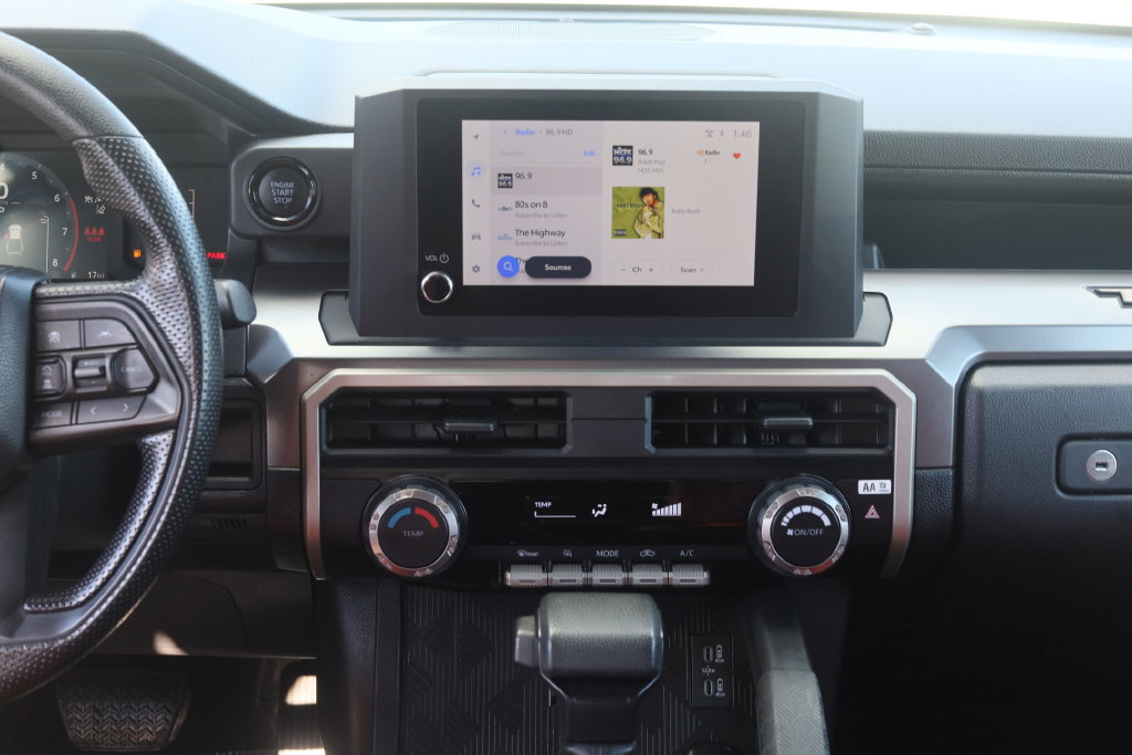 Used 2025 Toyota Tacoma SR5 AWD/4WD image 11