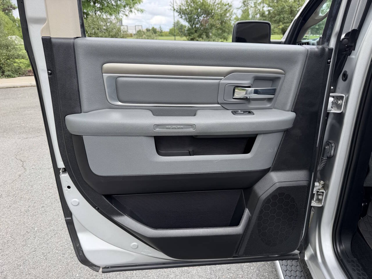 Used 2016 RAM 1500 Classic SLT AWD/4WD image 31