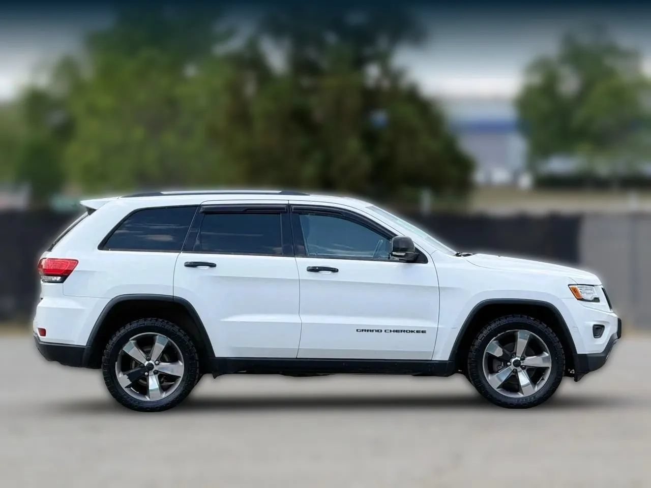 Used 2015 Jeep Grand Cherokee Limited w/ Luxury Group II AWD/4WD image 8