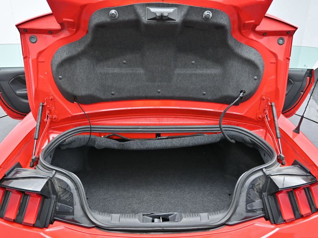 Used 2024 Ford Mustang EcoBoost image 11