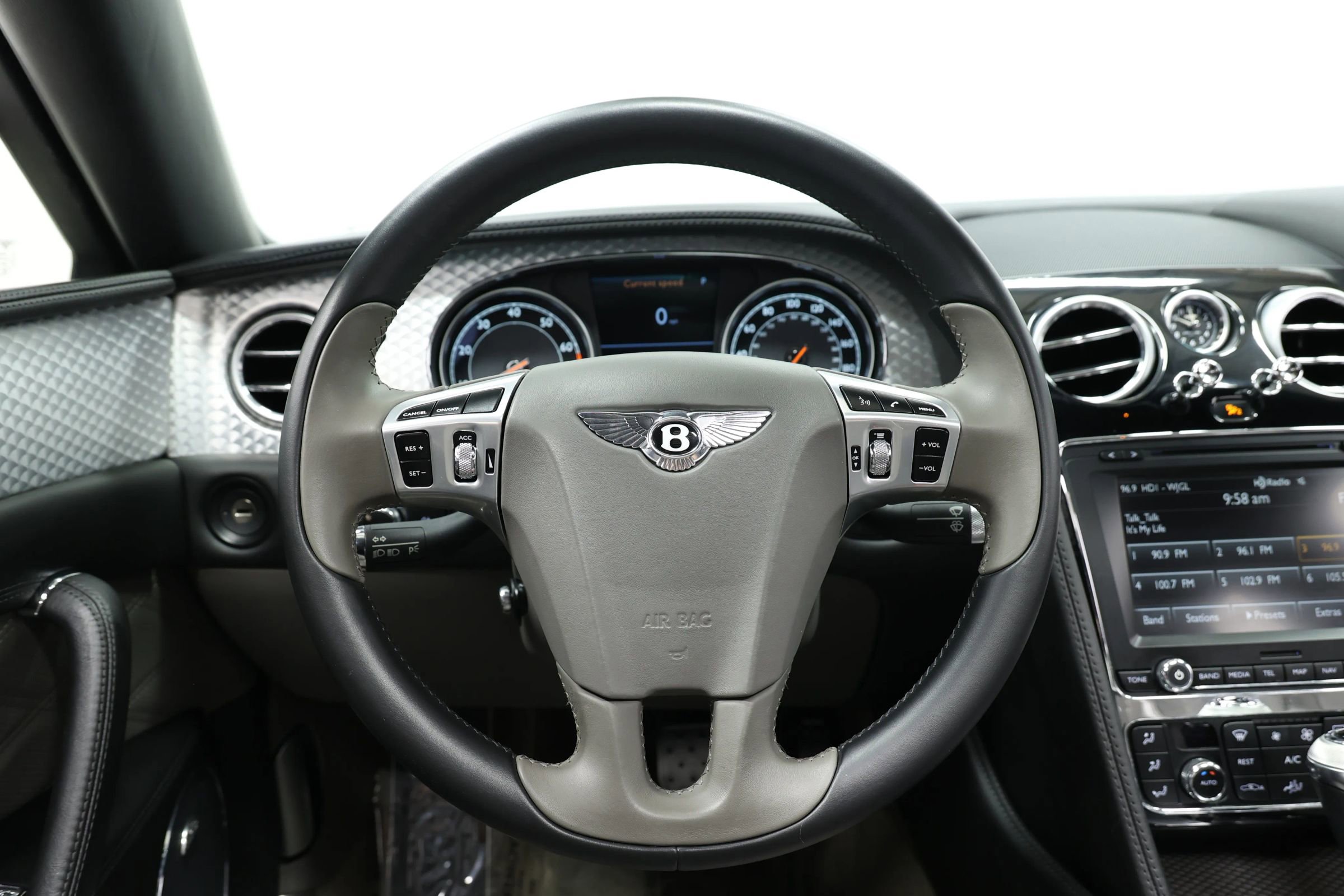 Used 2014 Bentley Flying Spur W12 image 22