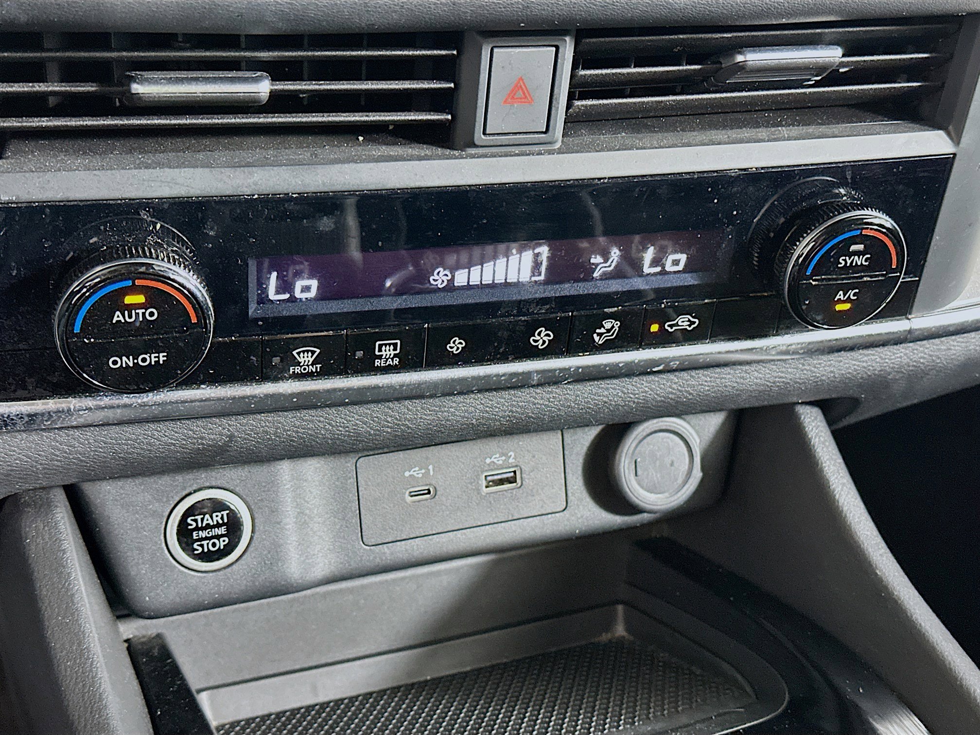 Used 2023 Nissan Rogue SV image 23