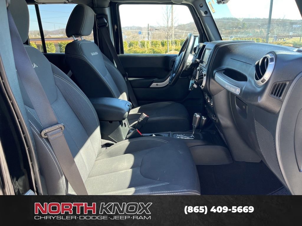 Used 2017 Jeep Wrangler Unlimited Sahara w/ Connectivity Group image 22