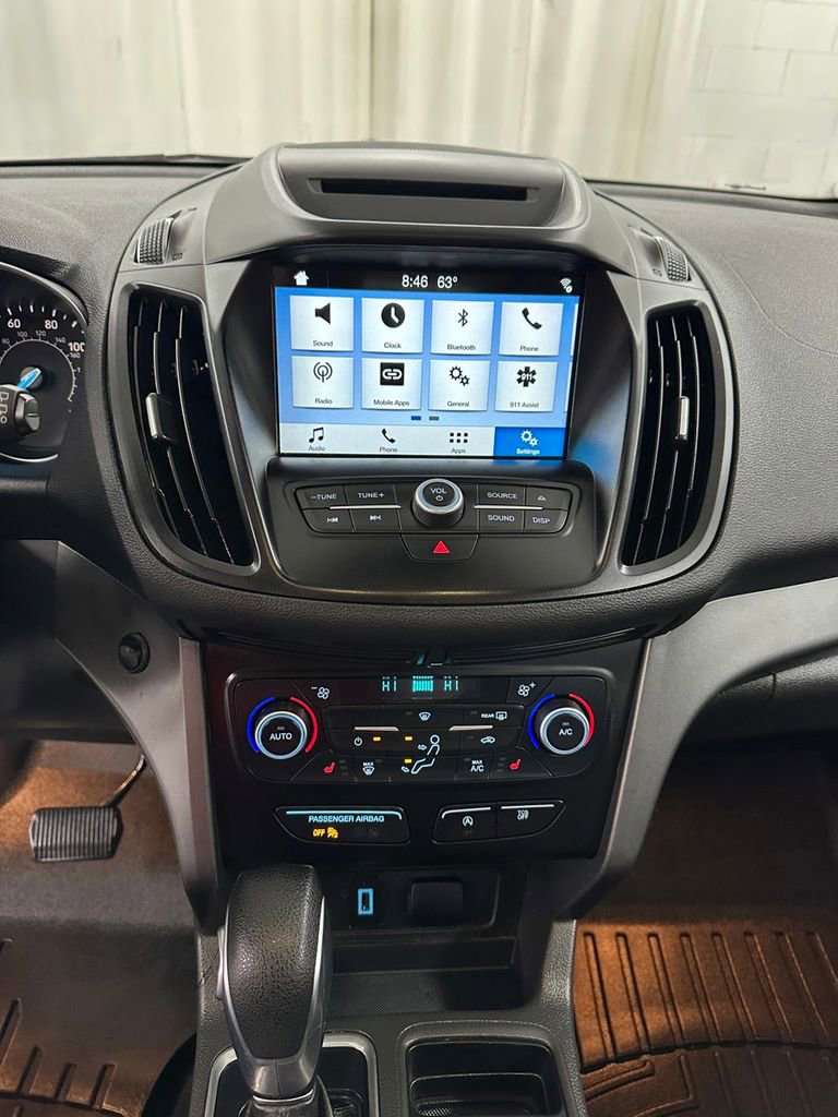 Used 2018 Ford Escape SE w/ SE Sync 3 Package AWD/4WD image 18