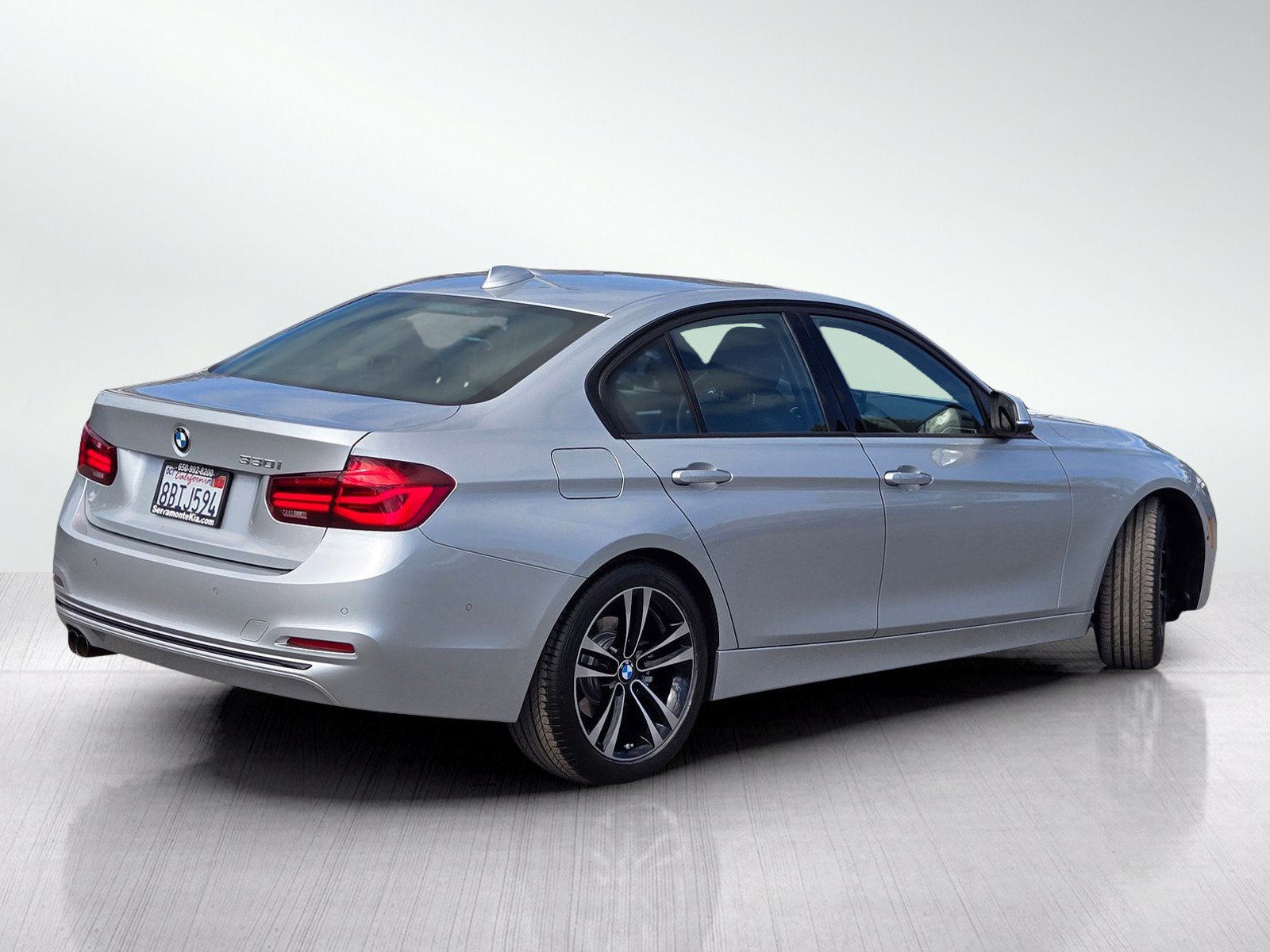 Used 2018 BMW 330i Sedan RWD image 4