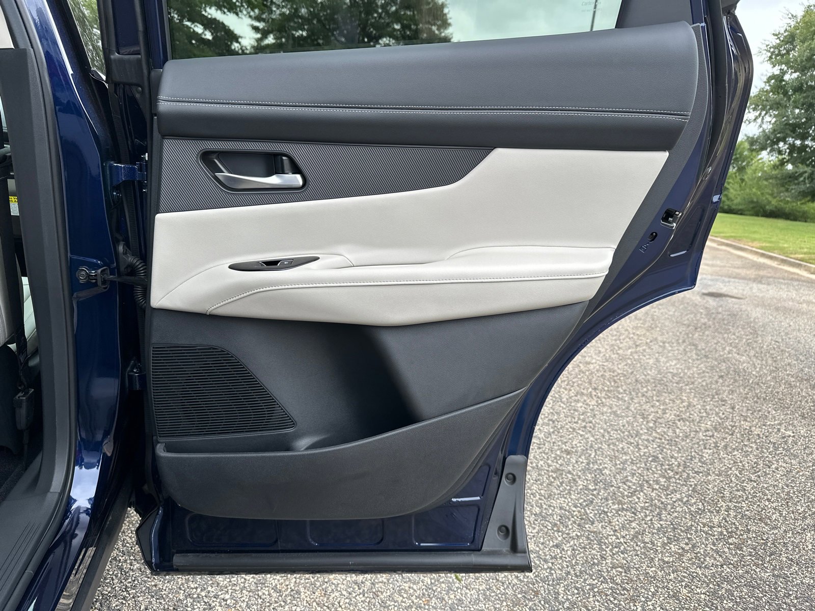 New 2025 Nissan Murano SL w/ Cargo Package image 16