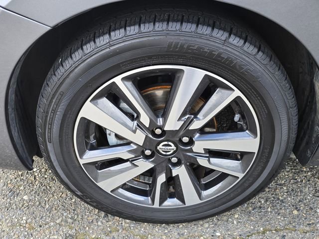 Used 2021 Nissan Versa SV image 12