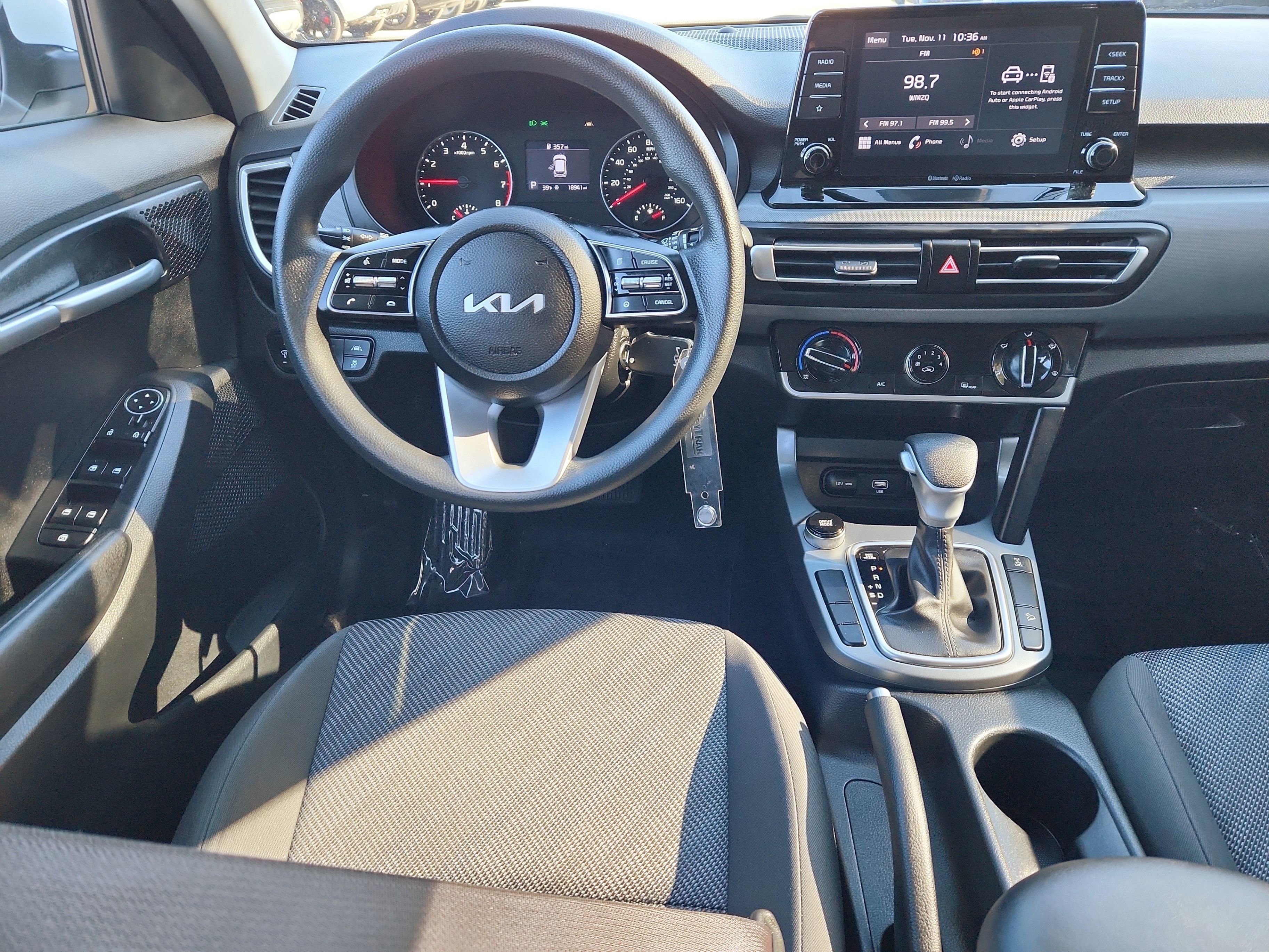 Used 2023 Kia Seltos LX image 4