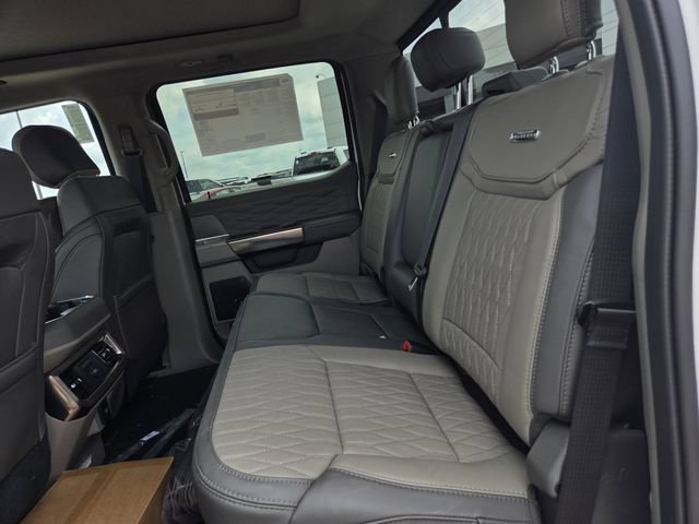 New 2026 Ford F350 Platinum w/ Platinum Plus Package AWD/4WD image 16